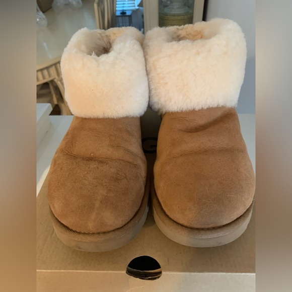 ugg - Picture 2 of 6
